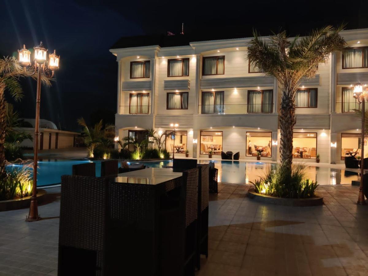 The Imperial Prime Clarks Inn Suites, Bhilwara ภายนอก รูปภาพ