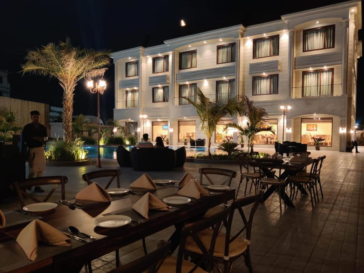 The Imperial Prime Clarks Inn Suites, Bhilwara ภายนอก รูปภาพ
