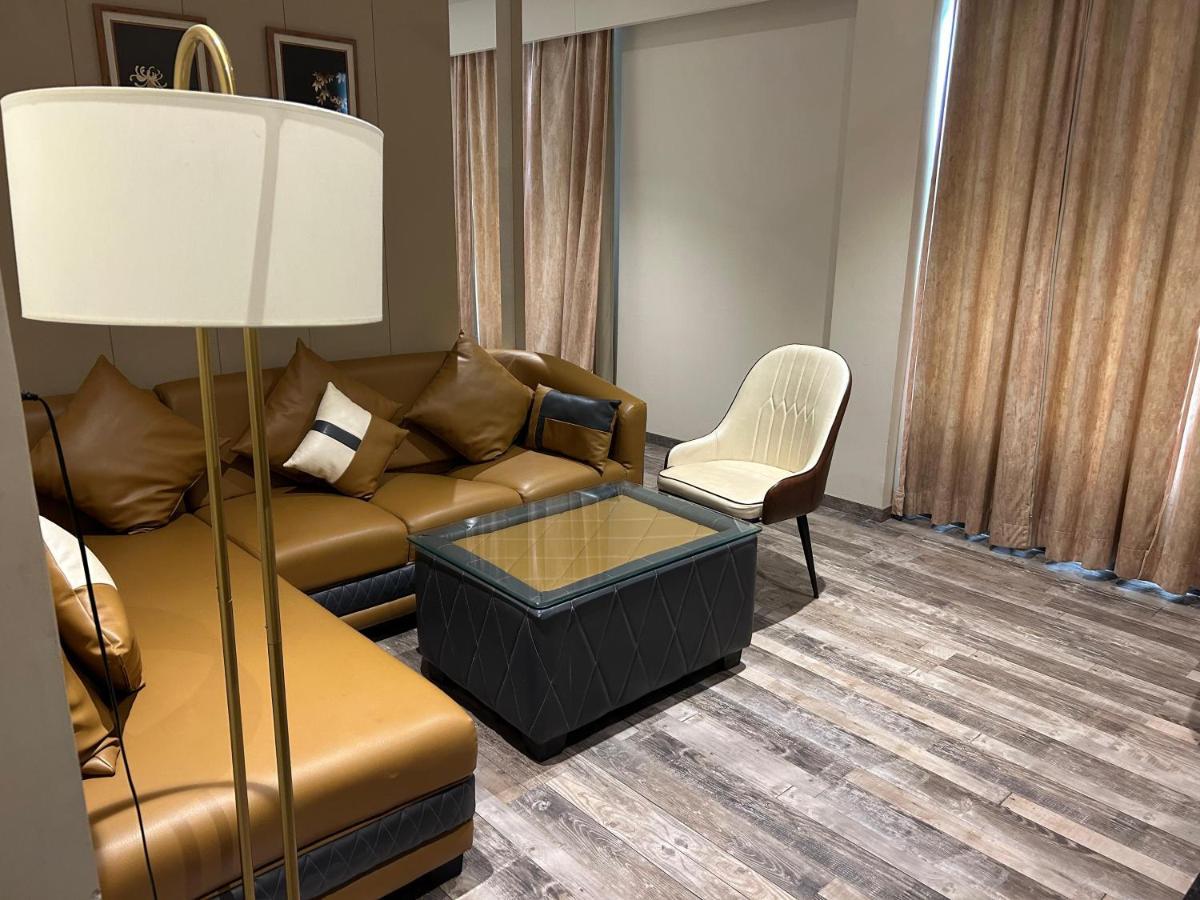 The Imperial Prime Clarks Inn Suites, Bhilwara ภายนอก รูปภาพ